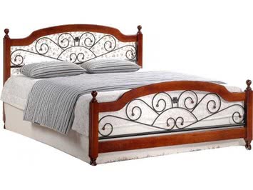 Двуспальная кровать из дерева и метала