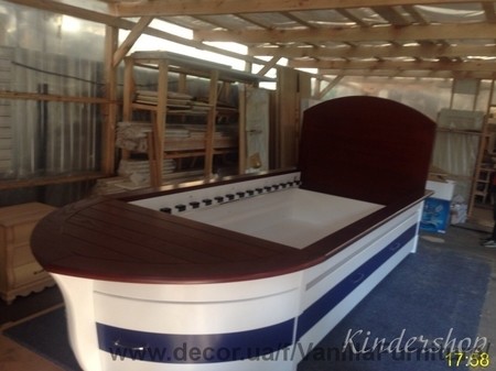 Деревянная кровать Speedboat