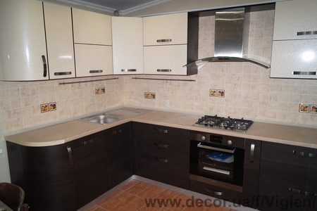 кухня с фасадами МДФ покрытые пластиком