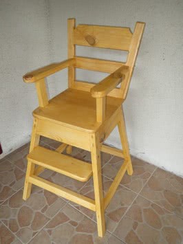 Кресло детское для кормленя.
