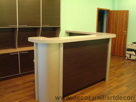 Стойка ресепшн