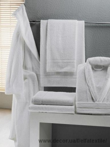 Махровые и велюровые полотенца и халаты, ат.ж. Постельное белье