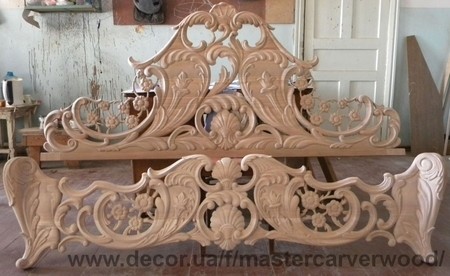 Кровать резная