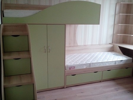 Двухъярусная кровать