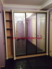 Шкафы купе с деревянными накладками и карнизами из дуба &mdash; Мебель Стар