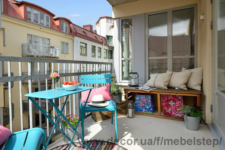 Столик и кресла с коллекции винтажной мебели