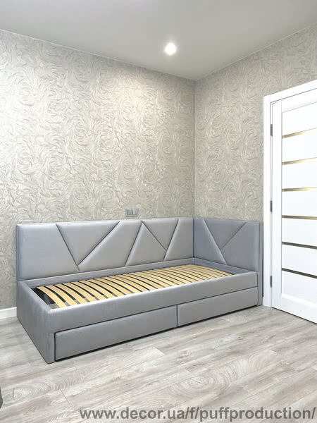 Дитяче кутове ліжечко