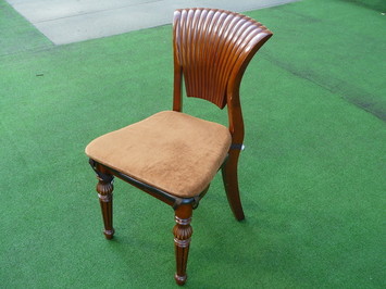 Продаем стулья деревянные б/у с подушкой
