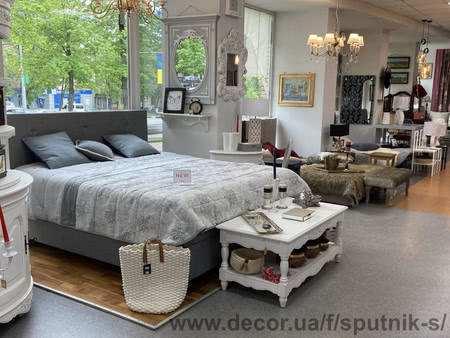 Итальянские спальни, кровати в магазине Спутник в Харькове