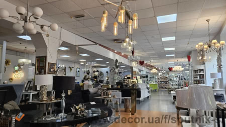 Люстры, Настольные лампы, торшеры в магазине Спутник в Харькове