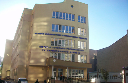 Остекление здания