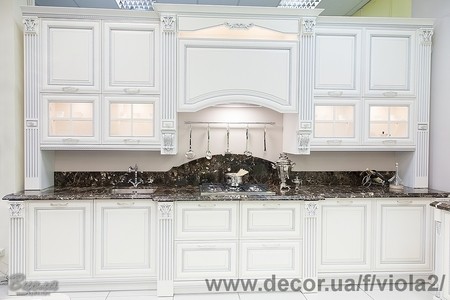 Кухня резная с сервантом