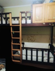 Двоповерхове ліжко з червоного дерева + матраци