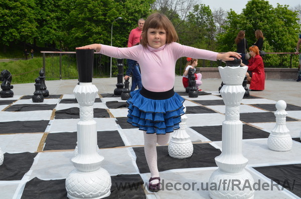 Шахи для дітей, формат: для підлоги, Аліса в країні Чудес.