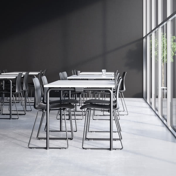 Датская компания разработала легкий складной стол для публичных пространств