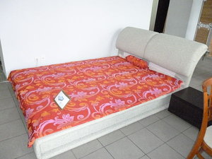 кровать  модерн  в ткани &mdash; LA  ITALIA