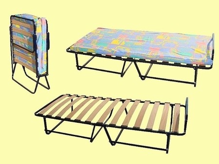 Раскладушка с матрацем