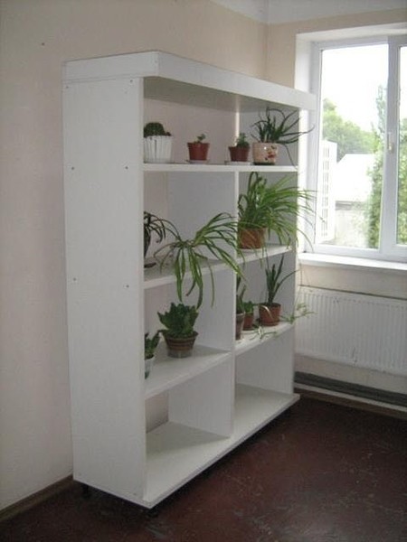 Стеллаж торговый деревянный