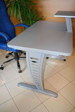 Офисный стол с каркасом Лира &mdash; Спецторгоборудование