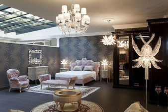 9 &mdash; Salon Cardinal