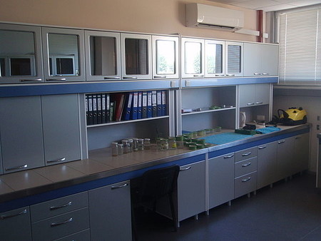 Стол пристенный