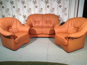 Кожаный диван и два кресла Германия