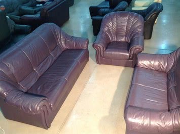 Комплект кожаных диванов с креслом Германия