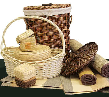 Коллекция плетеных корзин, коробов и сундуков Natural House